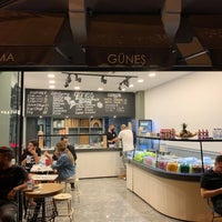 Photo taken at Güneş Dondurma &amp;amp; Waffle by Sinan B. on 8/7/2021