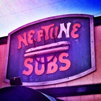 10/19/2012 tarihinde Jon K.ziyaretçi tarafından Neptune Subs'de çekilen fotoğraf