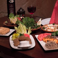 Foto diambil di Sahara Lebanese Restaurant oleh Sahara Lebanese Restaurant pada 12/11/2014