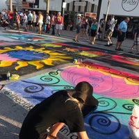 2/25/2017 tarihinde 🌴 Dena 🌴ziyaretçi tarafından Street Painting Festival in Lake Worth, FL'de çekilen fotoğraf