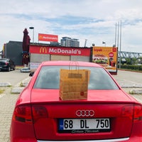 Photo taken at McDonald&amp;#39;s by TÜRKOĞLU . on 6/8/2021
