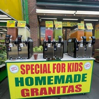 Photo taken at United Brothers Fruit Markets by Donia on 7/30/2022
