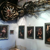 Photo taken at Varnish Fine Art by Donia on 10/14/2012