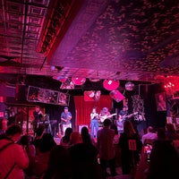 Photo taken at Lazybones Lounge by Geoff K. on 10/26/2022