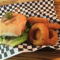 Foto diambil di Chuckwagon BBQ &amp;amp; Burgers oleh Tim P. pada 5/13/2015