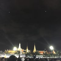 Photo taken at Sanam Luang by ชื่อเล่นเบลล์ แ. on 10/22/2016