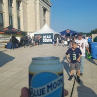 Photo taken at Chicago Bears Ultimate Tailgate by Rob H. on 9/17/2018