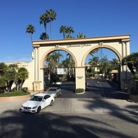 Photo taken at Paramount Pictures (Bronson Gate) by Adí on 11/28/2015