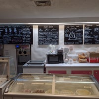 Photo taken at Katie&amp;#39;s Homemade Ice Cream by Adí on 8/18/2019