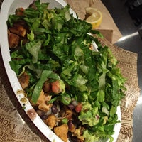 Photo taken at Chipotle Mexican Grill by Adí on 12/7/2015