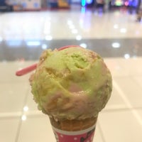 Photo taken at Baskin-Robbins by いさみ on 10/12/2018