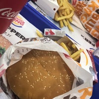 Photo taken at Burger King by 🗝CananAkarsu on 2/4/2019