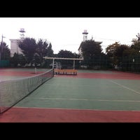 Photo taken at 玉川野毛公園テニスコート by siam b. on 11/17/2012