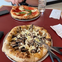 Снимок сделан в Pompieri Pizza пользователем Antonis 🧿 8/6/2023