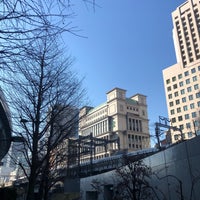 Photo taken at Oedo Line Shiodome Station (E19) by かわうそ こ. on 1/22/2021