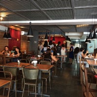 Foto diambil di Sputnik Café &amp;amp; Restaurante oleh Rafael F. pada 1/26/2015