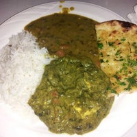Photo prise au Bombay Indian Restaurant par Rudy D. le11/2/2013