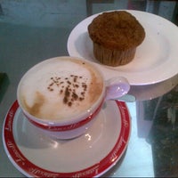10/24/2012 tarihinde Gera M.ziyaretçi tarafından Cafe La Divina'de çekilen fotoğraf