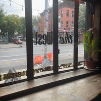 8/23/2023 tarihinde Danielle T.ziyaretçi tarafından The West—Coffeehouse &amp; Bar'de çekilen fotoğraf