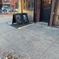 11/20/2023 tarihinde Danielle T.ziyaretçi tarafından The West—Coffeehouse &amp;amp; Bar'de çekilen fotoğraf