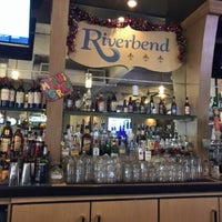 Foto diambil di Riverbend Restaurant &amp;amp; Bar oleh Scott L. pada 1/26/2017