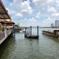 Photo taken at ท่าเรือวัดวรจรรยาวาส (Wat Vorachanyawas Pier) S2 by Taka O. on 5/25/2018