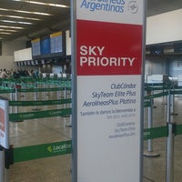 Photo taken at Check-in Aerolineas Argentinas by Rubens M. on 7/17/2017