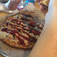 8/14/2016 tarihinde Brandon K.ziyaretçi tarafından Pieology Pizzeria'de çekilen fotoğraf