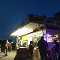 Photo taken at Mary Jane&amp;#39;s Dairy Bar by Tess on 5/25/2017