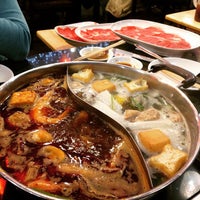 รูปภาพถ่ายที่ Fatty Cow Seafood Hot Pot 小肥牛火鍋專門店 โดย Aqua J. เมื่อ 1/3/2015