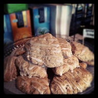 10/26/2012 tarihinde Myra T.ziyaretçi tarafından Flavors Café &amp;amp; Eatery'de çekilen fotoğraf