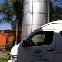 Foto scattata a Tequila Tour by Mickey Marentes da Tequila Tour by Mickey Marentes il 12/15/2014