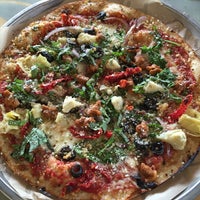 Foto tirada no(a) Pieology Pizzeria por Antoinette M. em 5/19/2016