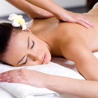 12/16/2014 tarihinde Caressence Therapeutic Massageziyaretçi tarafından Caressence Therapeutic Massage'de çekilen fotoğraf