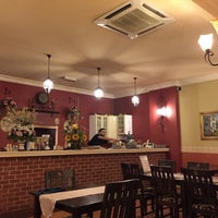 5/14/2017 tarihinde Leaf C.ziyaretçi tarafından Me Famiglia Italian Restaurant'de çekilen fotoğraf