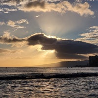 7/19/2023 tarihinde Aloha B.ziyaretçi tarafından Waikiki Beach Walls'de çekilen fotoğraf