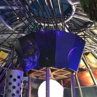 Foto diambil di Rollercoaster Restaurant Dresden oleh Felix H. pada 10/5/2020