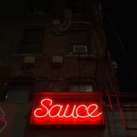 รูปภาพถ่ายที่ Sauce Restaurant โดย Paul W. เมื่อ 4/23/2022