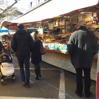 Photo taken at Kasteleinsmarkt / Marché du Châtelain by Frédéric K. on 2/14/2018
