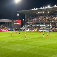 รูปภาพถ่ายที่ King Power @ Den Dreef Stadion (OHL) โดย Frédéric K. เมื่อ 11/3/2022