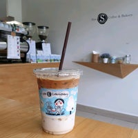 Foto diambil di Size S Coffee &amp;amp; Bakery oleh Bumiko_ChaN pada 7/16/2020