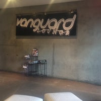 10/27/2015에 Linden B.님이 Vanguard Lounge에서 찍은 사진
