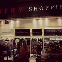 Photo taken at Dufry Shopping by Henrique J. on 6/6/2013