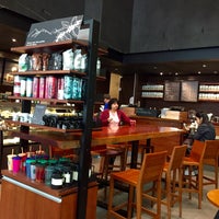 Photo taken at Starbucks by Pecopelecopeco on 9/4/2016