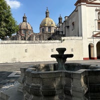 Photo taken at Iglesia Del Carmen by Pecopelecopeco on 11/5/2022