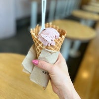 Photo taken at Van Leeuwen Ice Cream by ALI on 7/27/2023