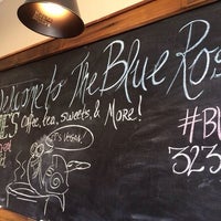 รูปภาพถ่ายที่ The Blue Rose โดย The Blue Rose เมื่อ 12/18/2014