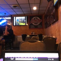 7/6/2018 tarihinde Jonah H.ziyaretçi tarafından Forest View Lanes (Bowling) - Recreation Bar and Grill'de çekilen fotoğraf
