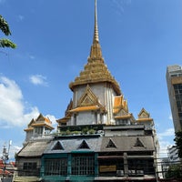 Photo taken at Wat Traimitr Withayaram by Tomáš S. on 12/4/2023