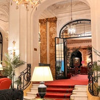 Photo taken at Hotel Le Plaza Brussels by Roelof v. on 3/25/2022